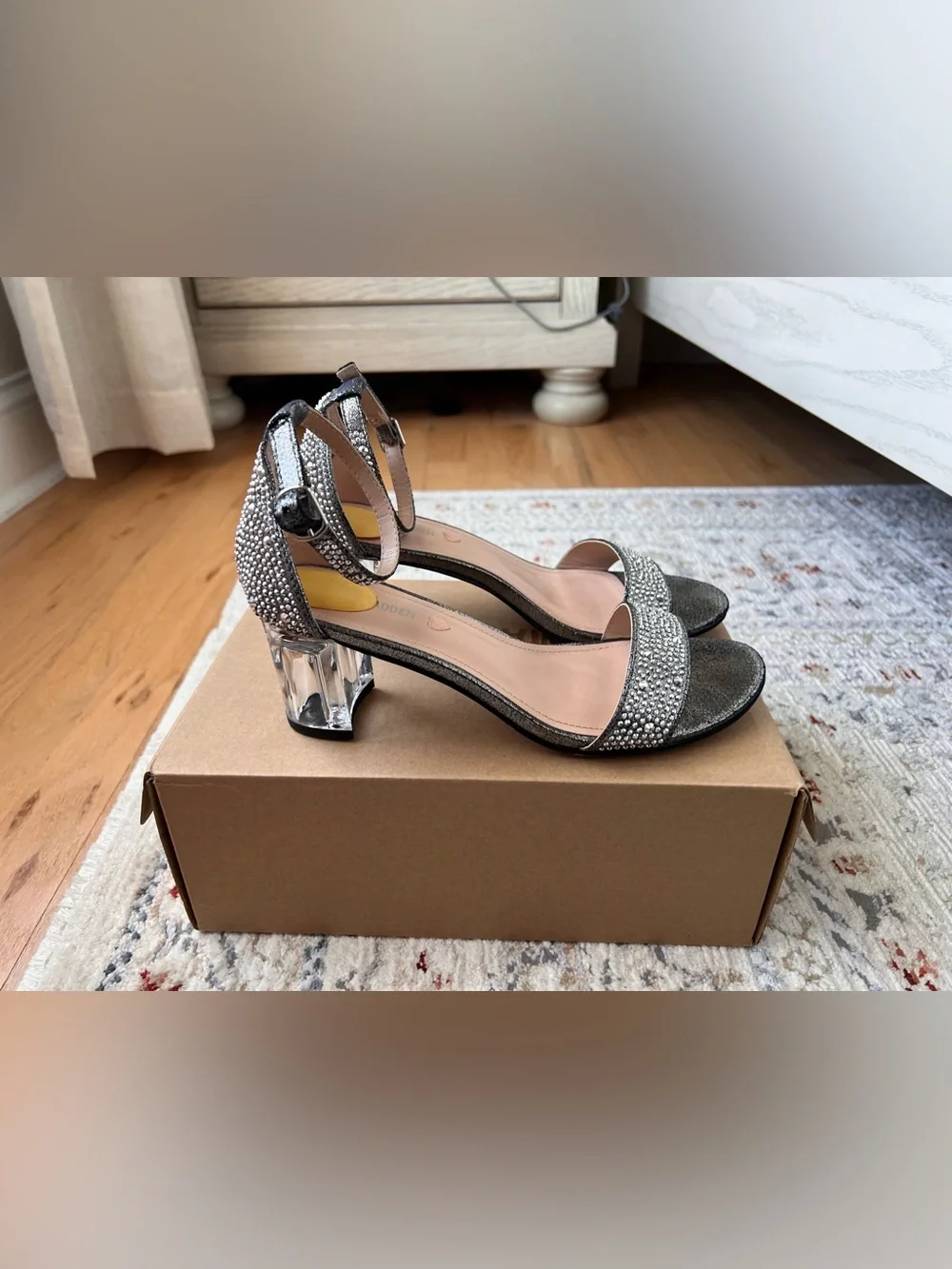 Steve Madden Kids JCARRSON Pewter Rhinestone heels size 5 clear heel